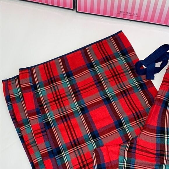 NWT VICTORIA SECRET Christmas PAJAMA Set - Picture 4 of 9